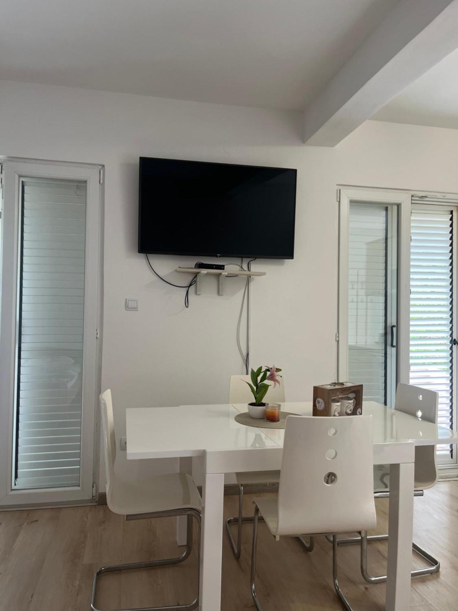 Apartman Iskra Bijela Exterior foto
